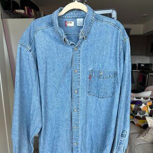 Vintage Levi's RED TAB Long Sleeve Button Up Blue Denim Shirt - Large